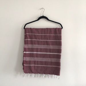 LIKE NEW “Cape Cod” Burgundy Turkish Beach Towel